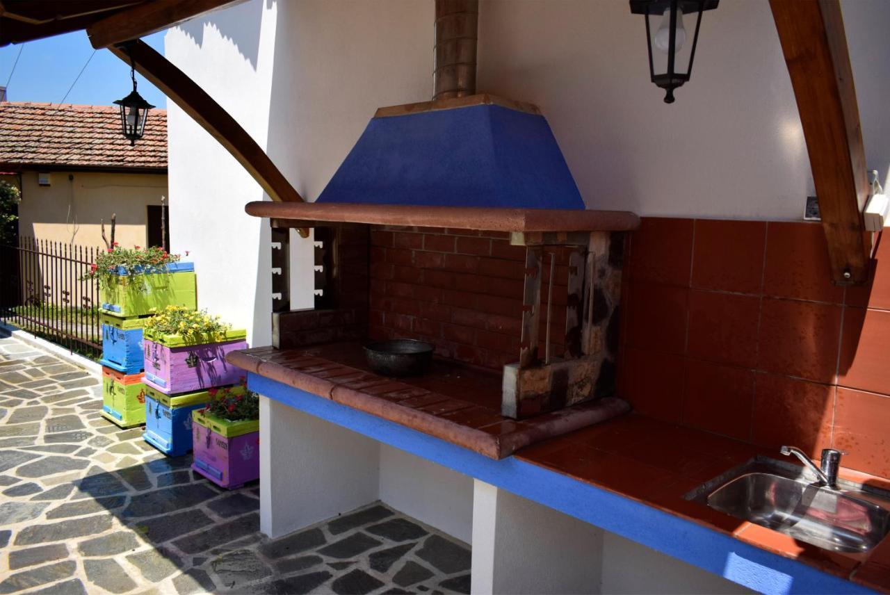 Villa Renovated Old Manor House With Yard Arnea Exterior foto